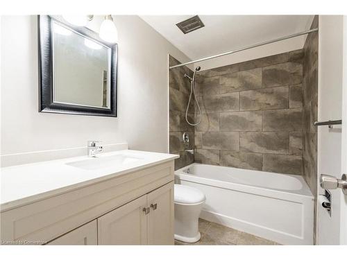 47 Bobolink Road, Hamilton, ON - Indoor Photo Showing Bathroom