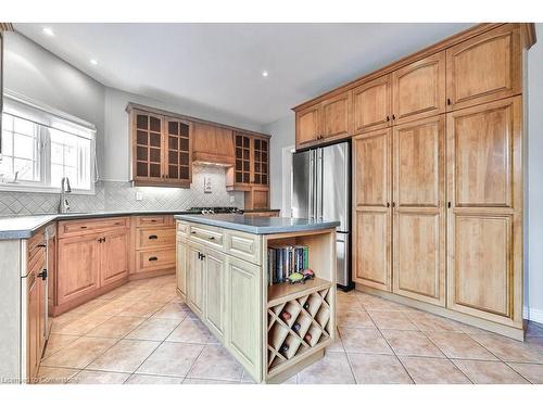 2514 Nicklaus Court, Burlington, ON - Indoor Photo Showing Kitchen