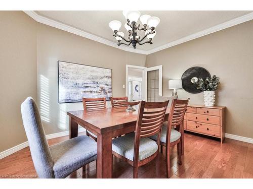 2514 Nicklaus Court, Burlington, ON - Indoor Photo Showing Dining Room