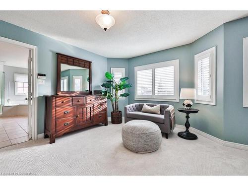 2514 Nicklaus Court, Burlington, ON - Indoor Photo Showing Bedroom