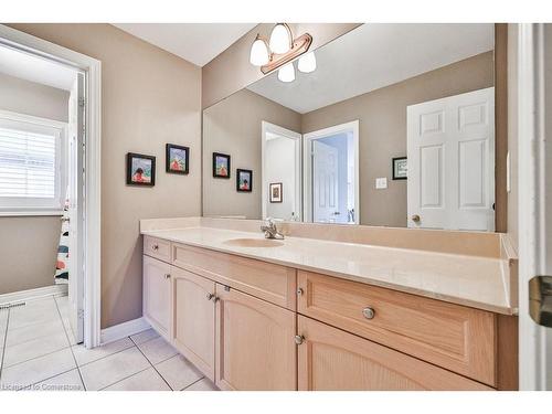 2514 Nicklaus Court, Burlington, ON - Indoor Photo Showing Bathroom