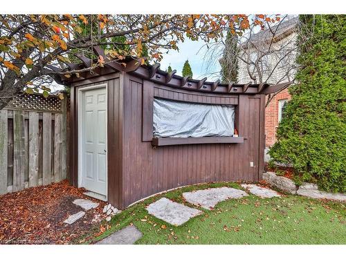 2514 Nicklaus Court, Burlington, ON - Outdoor