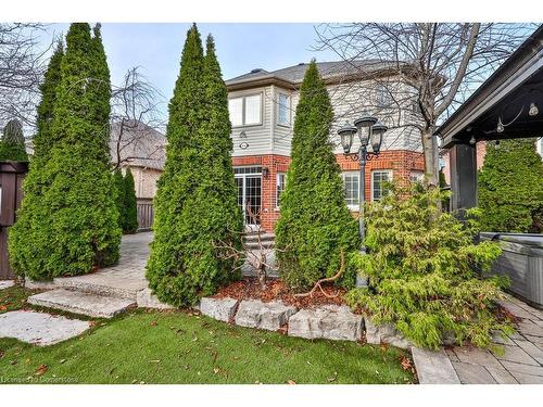 2514 Nicklaus Court, Burlington, ON - Outdoor