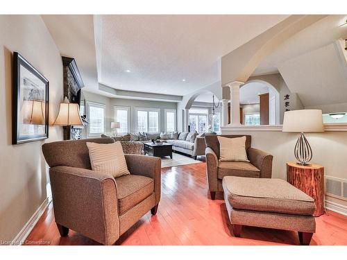 2514 Nicklaus Court, Burlington, ON - Indoor Photo Showing Living Room