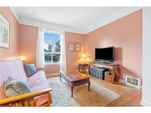 528 Hughson Street N, Hamilton, ON - Indoor Photo Showing Living Room