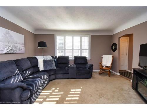 174 East 12Th Street, Hamilton, ON - Indoor Photo Showing Living Room