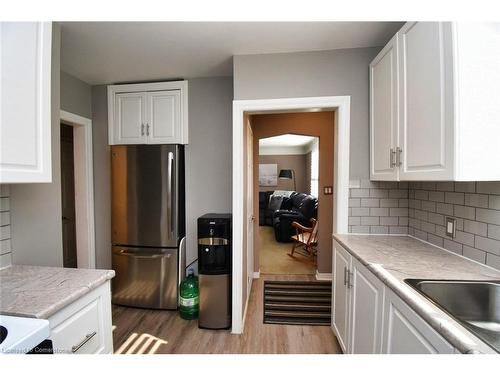 174 East 12Th Street, Hamilton, ON - Indoor Photo Showing Kitchen