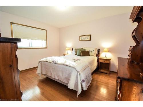 208 Forest Street E, Dunnville, ON - Indoor Photo Showing Bedroom