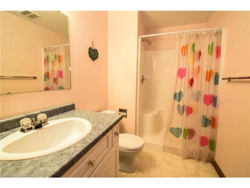 208 Forest Street E, Dunnville, ON - Indoor Photo Showing Bathroom