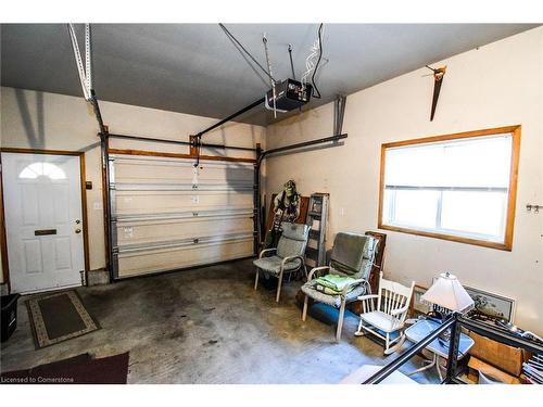 208 Forest Street E, Dunnville, ON - Indoor Photo Showing Garage