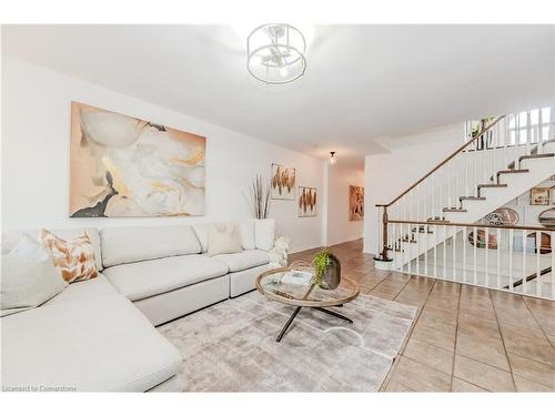 83-3333 New Street, Burlington, ON - Indoor Photo Showing Living Room