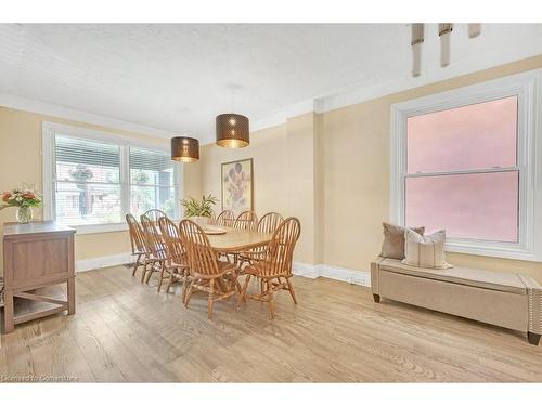 226 Balsam Avenue S, Hamilton, ON - Indoor Photo Showing Dining Room