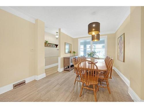 226 Balsam Avenue S, Hamilton, ON - Indoor Photo Showing Dining Room