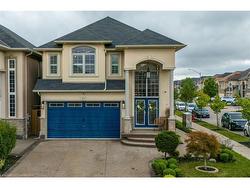 97 Chartwell Circle  Hamilton, ON L9A 0L4