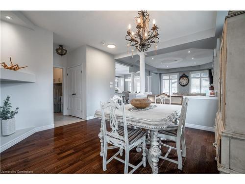 97 Chartwell Circle, Hamilton, ON - Indoor Photo Showing Dining Room