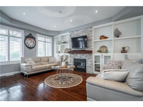 97 Chartwell Circle, Hamilton, ON - Indoor Photo Showing Living Room With Fireplace