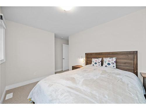 895 Burwell Street, Fort Erie, ON - Indoor Photo Showing Bedroom