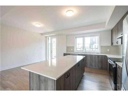 13-2273 Turnberry Road, Burlington, ON - Indoor Photo Showing Kitchen With Upgraded Kitchen