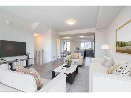 13-2273 Turnberry Road, Burlington, ON - Indoor Photo Showing Living Room