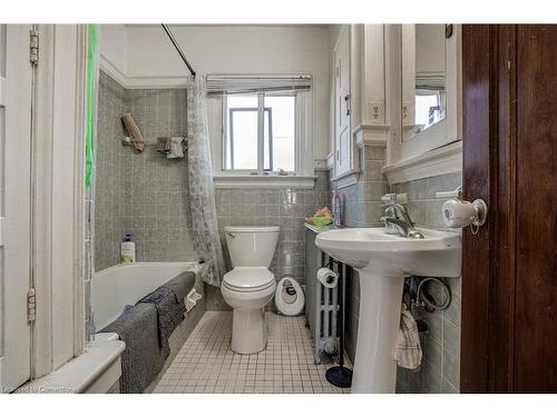 95 Rogers Road, Toronto, ON - Indoor Photo Showing Bathroom