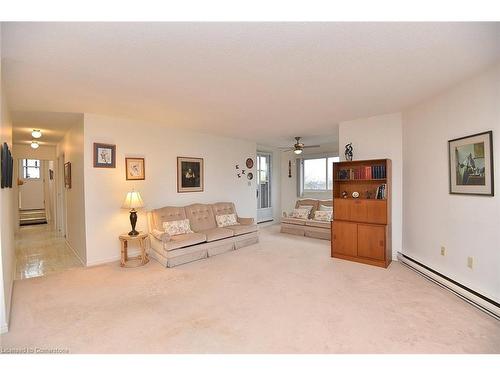 402-10 John Street, Grimsby, ON - Indoor Photo Showing Living Room