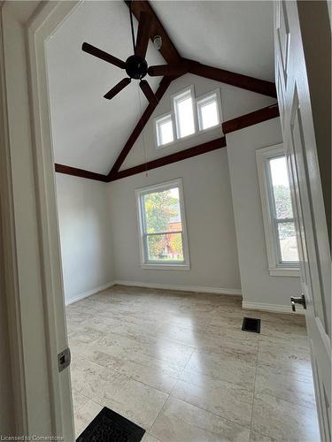 146 Cumberland Avenue, Hamilton, ON - Indoor Photo Showing Other Room