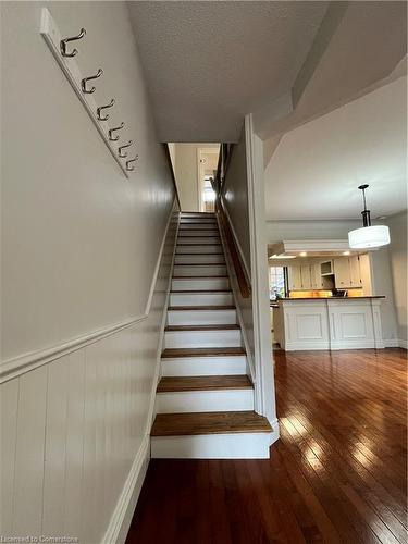 146 Cumberland Avenue, Hamilton, ON - Indoor Photo Showing Other Room