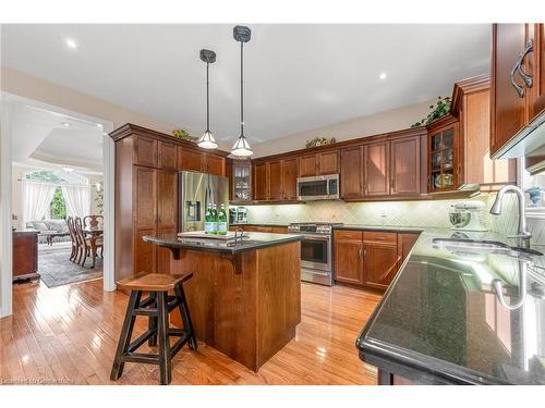 35 Oldmill Road, Ancaster, ON - Indoor Photo Showing Kitchen