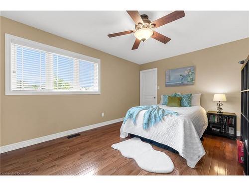 35 Oldmill Road, Ancaster, ON - Indoor Photo Showing Bedroom