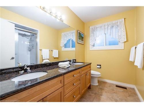 3 San Paulo Drive, Hamilton, ON - Indoor Photo Showing Bathroom