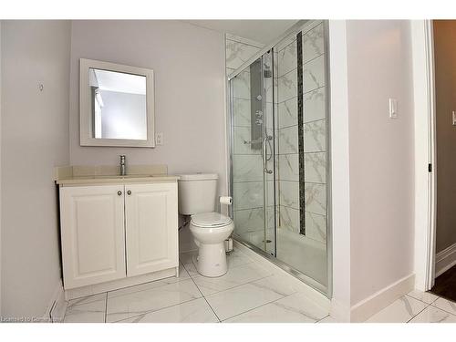 154 Park Street N, Hamilton, ON - Indoor Photo Showing Bathroom