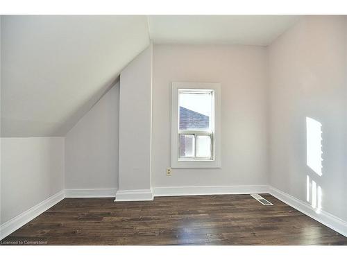 154 Park Street N, Hamilton, ON - Indoor Photo Showing Other Room