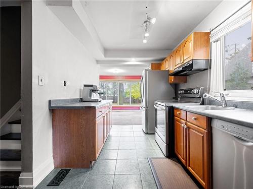 1020 Henley Road, Mississauga, ON - Indoor Photo Showing Kitchen With Double Sink