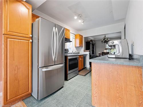 1020 Henley Road, Mississauga, ON - Indoor Photo Showing Kitchen