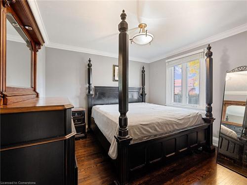 1020 Henley Road, Mississauga, ON - Indoor Photo Showing Bedroom