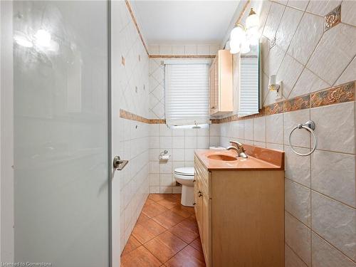 1020 Henley Road, Mississauga, ON - Indoor Photo Showing Bathroom