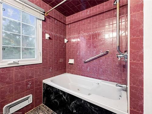 1020 Henley Road, Mississauga, ON - Indoor Photo Showing Bathroom