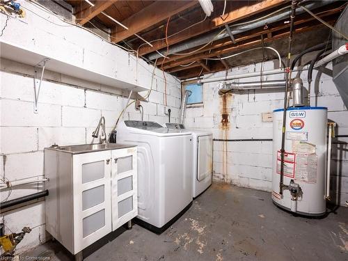 1020 Henley Road, Mississauga, ON - Indoor Photo Showing Laundry Room