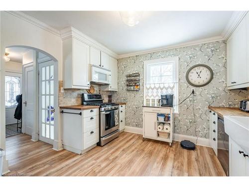 529 Forks Road, Welland, ON - Indoor Photo Showing Kitchen