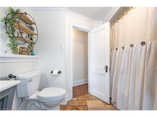 529 Forks Road, Welland, ON - Indoor Photo Showing Bathroom