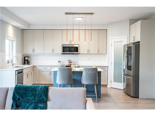 4073 Thomas Street, Beamsville, ON - Indoor Photo Showing Kitchen