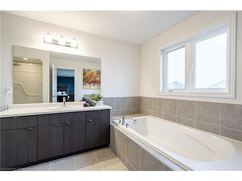 4073 Thomas Street, Beamsville, ON - Indoor Photo Showing Bathroom