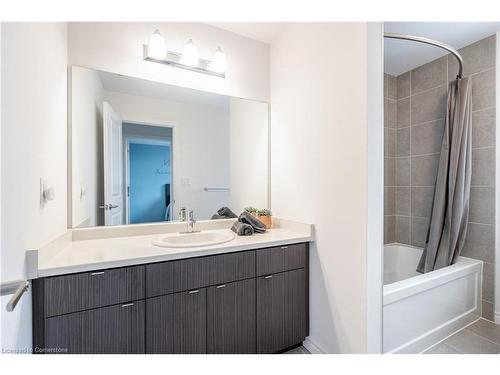 4073 Thomas Street, Beamsville, ON - Indoor Photo Showing Bathroom