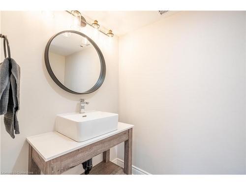 4073 Thomas Street, Beamsville, ON - Indoor Photo Showing Bathroom