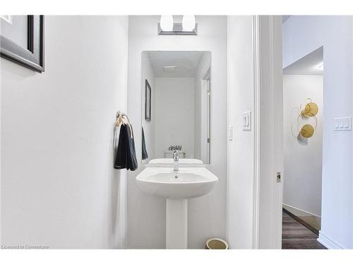 59-575 Woodward Avenue, Hamilton, ON - Indoor Photo Showing Bathroom