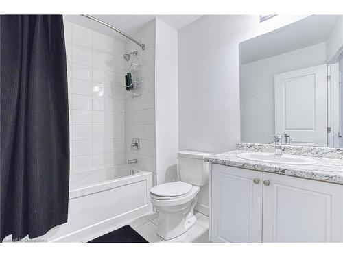 59-575 Woodward Avenue, Hamilton, ON - Indoor Photo Showing Bathroom