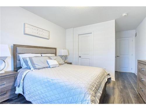 59-575 Woodward Avenue, Hamilton, ON - Indoor Photo Showing Bedroom