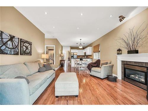 4531 Frances Crescent, Beamsville, ON - Indoor Photo Showing Living Room With Fireplace