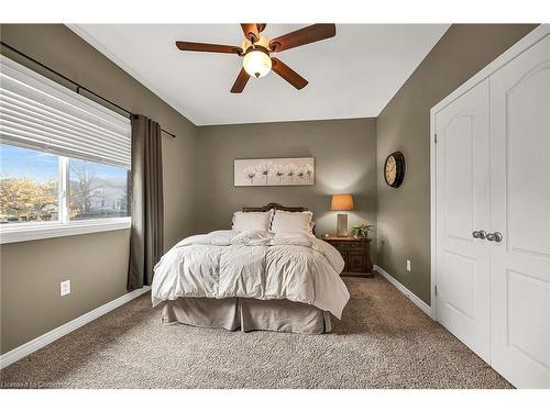 4531 Frances Crescent, Beamsville, ON - Indoor Photo Showing Bedroom