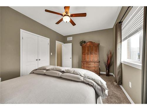 4531 Frances Crescent, Beamsville, ON - Indoor Photo Showing Bedroom